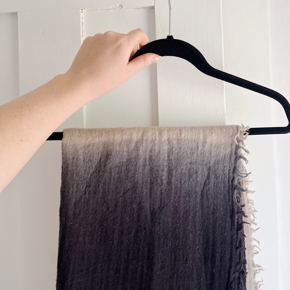 Aritzia Wilfred Blanket Scarf - Picture 6 of 8